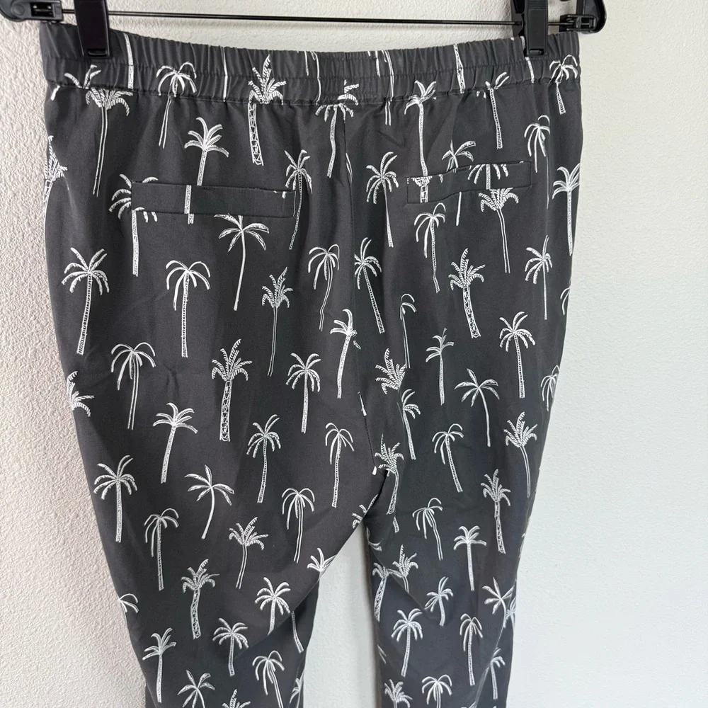 NWOT Marine Layer Allison Palm Print Casual Pant Women’s Size Medium Grey